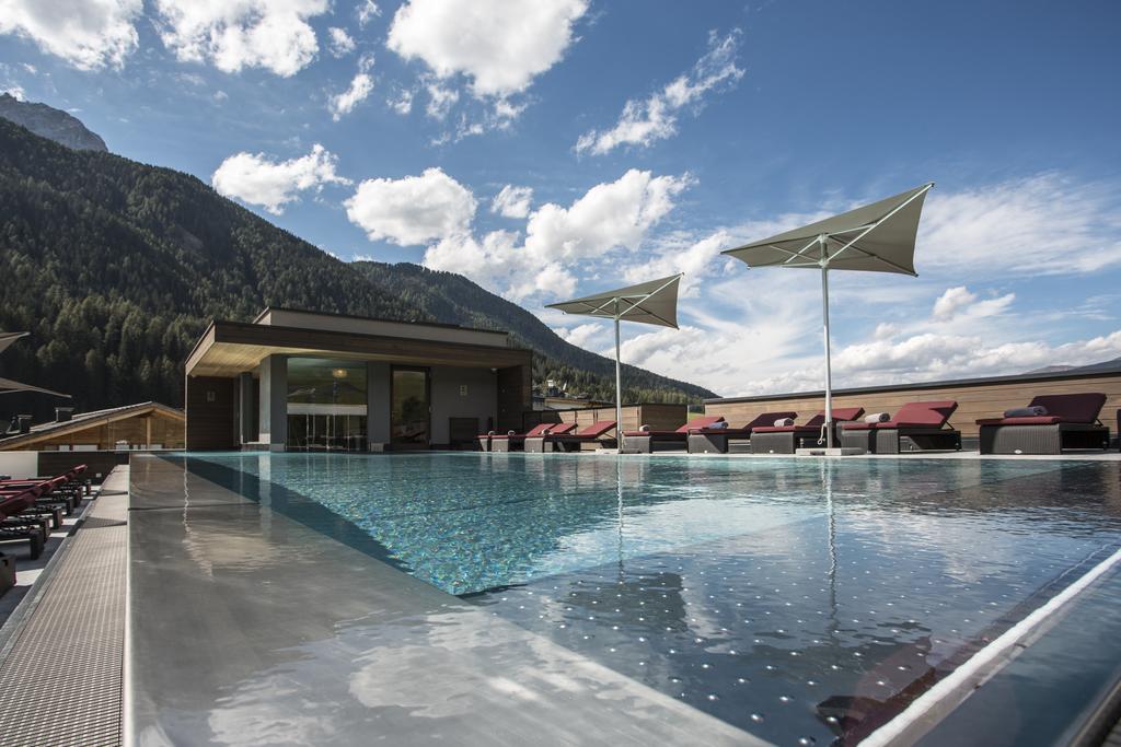 Hotel Monika Sexten Esterno foto Aqua Dome