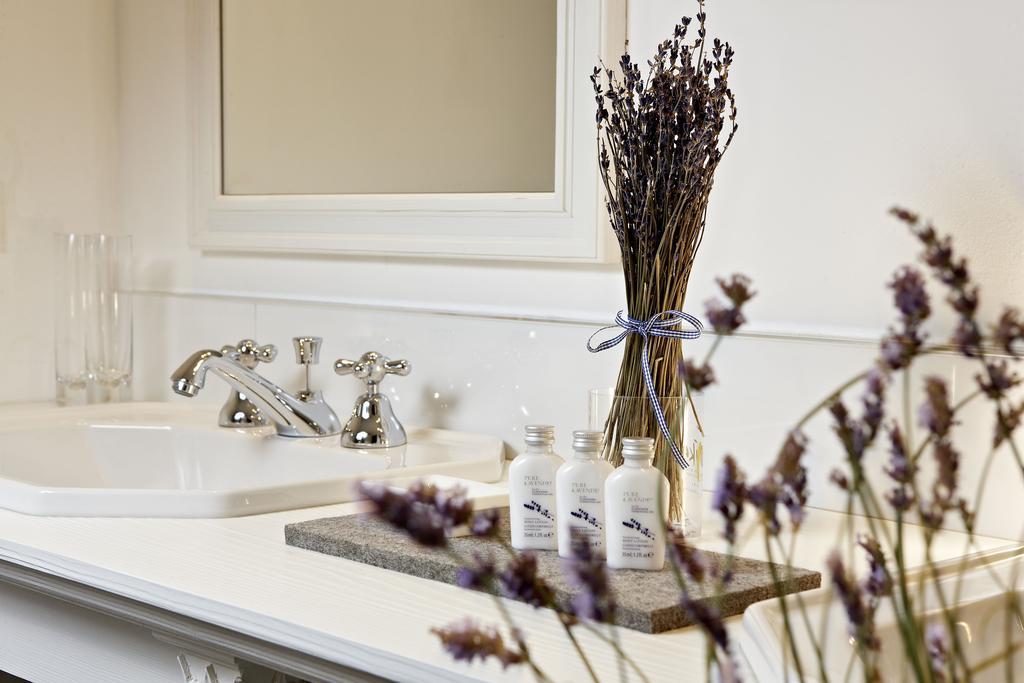 Hotel Monika Sexten Esterno foto Lavender in a bathroom