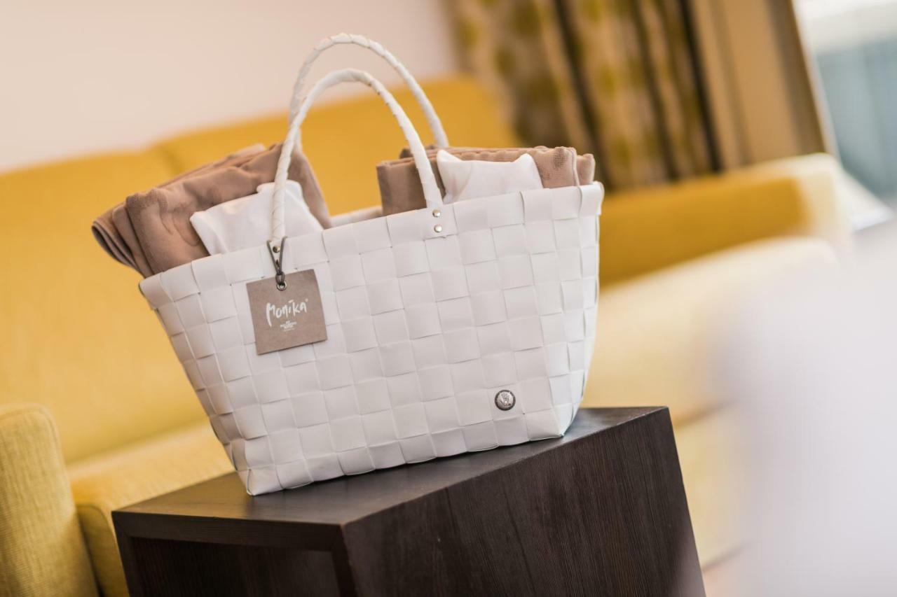 Hotel Monika Sexten Esterno foto A bag of the hotel